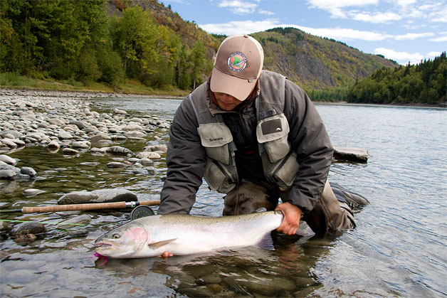 Flyfishing for steelhead with Andrew Redmont Flyfishing for steelhead with Andrew Redmont